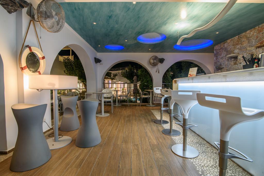 Hotel La Deluxe & (adults Only) Kamari (Santorini)